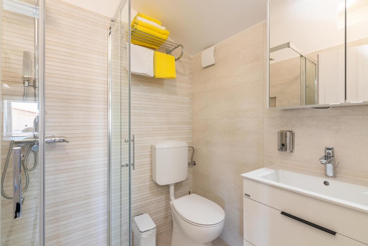 Apartments Cro Adria Stay Medulin Bagian luar foto